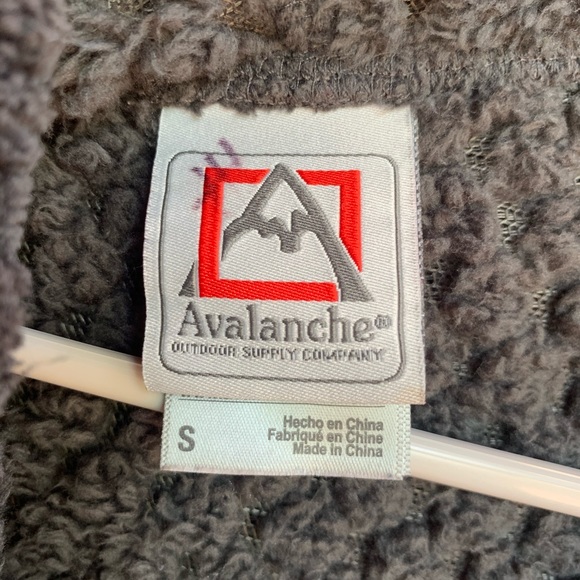Avalanche pullover - Picture 4 of 4